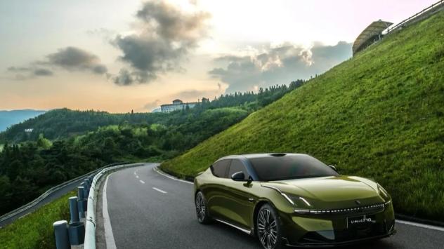 新能源轿车实力出圈，领克10 EM-P挑战保罗坡，结果如何？