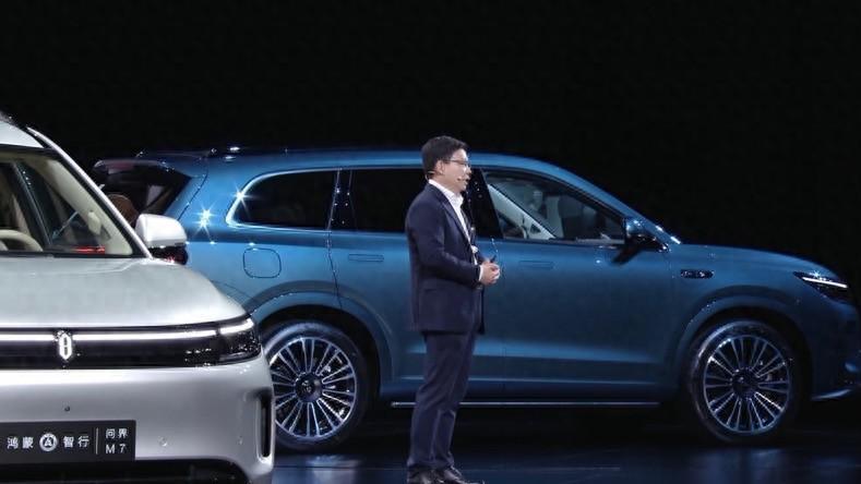 问界新M7 Pro引领智驾安全新时代，家庭自驾游更安心