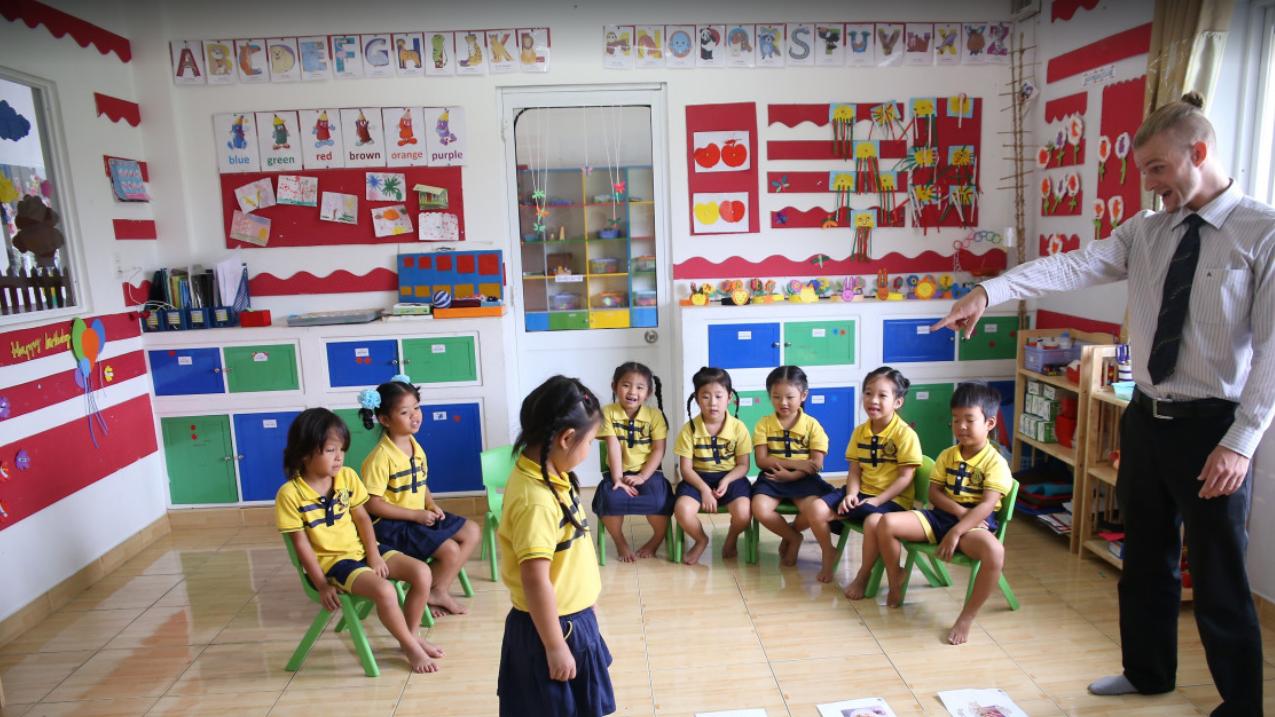 别盲目抄北上广作业！三四线家长也能让孩子英语能力和分数一起涨