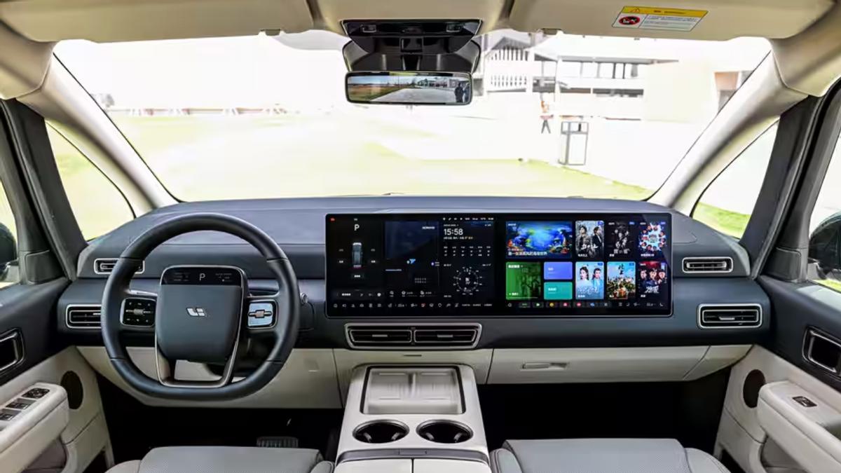 理想MEGA Home下线：外观平平无奇，内饰有点东西