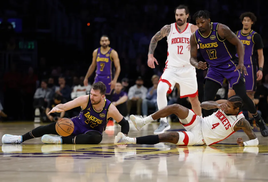 洛城双星+奇兵三分雨击溃青年军 39岁詹皇关键封盖锁定胜局