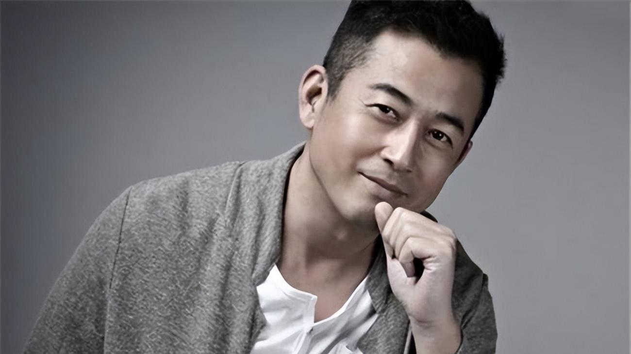 一见钟情，相识3天结婚，相守12年后，他们依旧恩爱如初