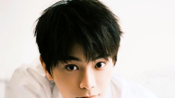 丁禹兮缺席星光大赏真相：住酒店后突发急病，曹俊造型躺枪被调侃