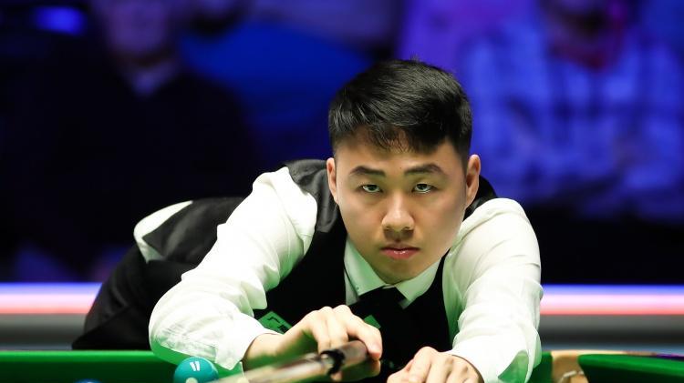 世界大奖赛战报：肖国栋4-3险胜，塞尔比4-2吉米，8强对阵出炉
