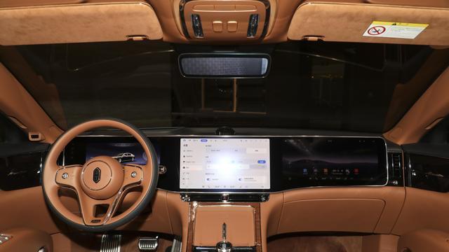 鸿蒙智行再添力作，尊界S800震撼登场，国产超豪华SUV迎来新标杆