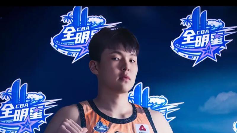 杨瀚森还需努力，两场比赛犯下三个致命错误，远比不得分更加危险