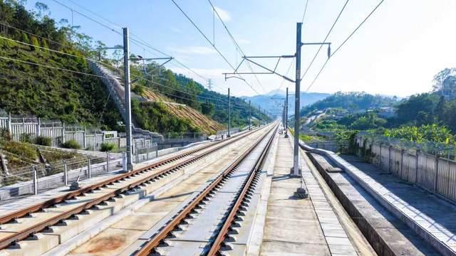 广湛高铁开通运营