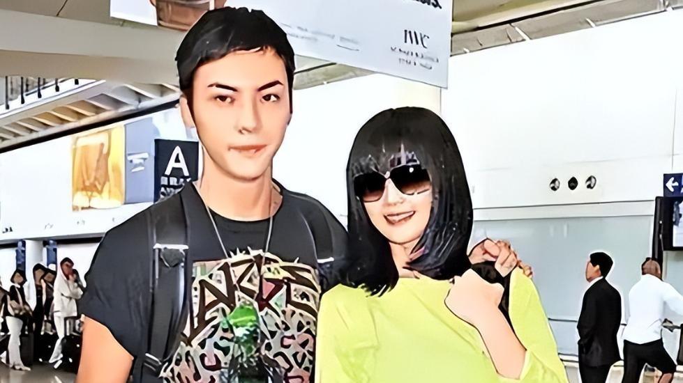 蔡卓妍，从Twins到独立女性，人生真的精彩