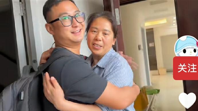 头条账号【小潘在旅途】女士，为何要虚设小依和阿彪离婚假标题？