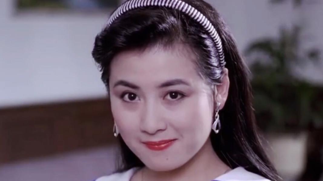 她是红极一时的“挂历女神”，因病隐退，丈夫一句话让她成为最幸福的女人