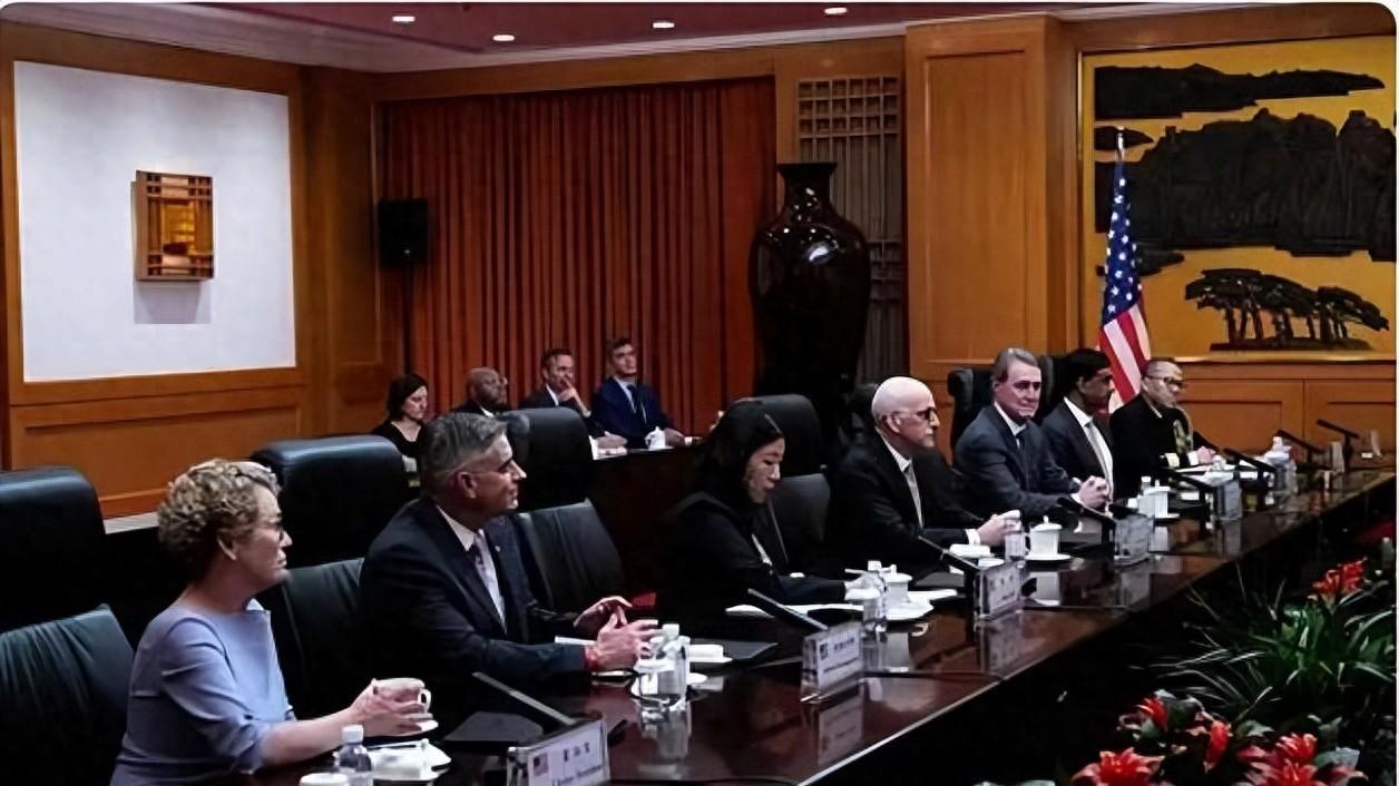 中美两军关系，是什么在干扰?