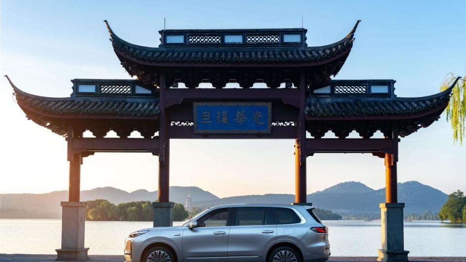 银河系列新旗舰，吉利银河M9上市，瞄准家庭用户所有痛点