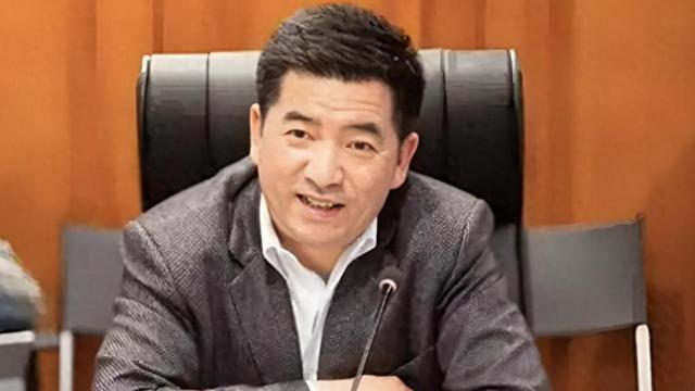 想跑路？集团负债千亿，前掌门人套现离境，在登机口被控制调查