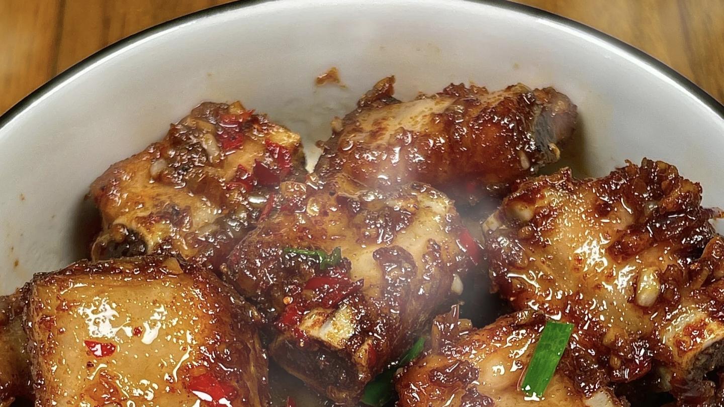 香辣孜然排骨：闺蜜厨房里的味觉狂欢派对