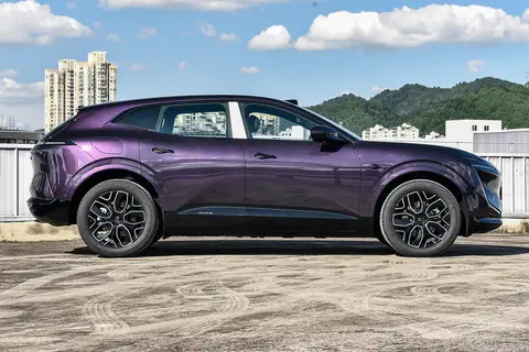 20万级SUV推荐！入门即满配，全系标配华为ADS，阿维塔07香！