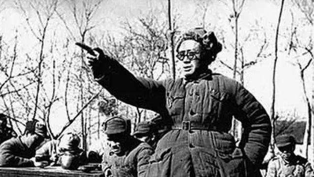 66年，刘伯承搬到京郊，左眼几乎不能视物，陈毅探望说：瞎了倒好