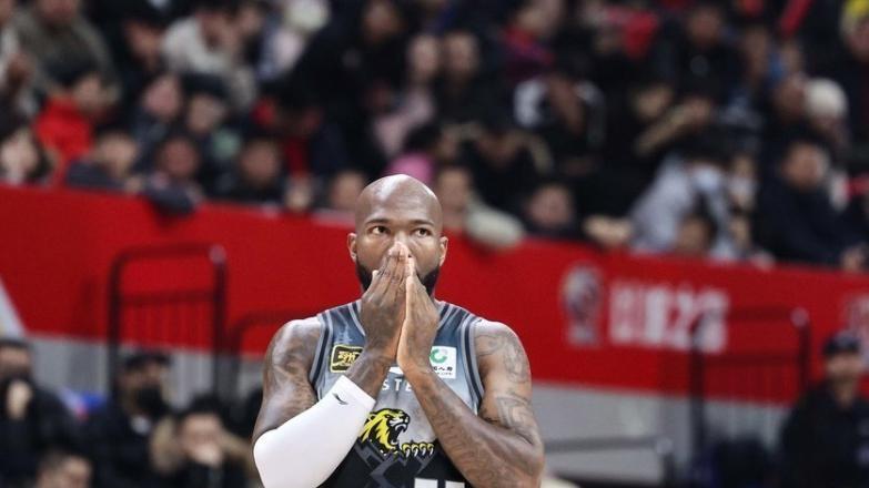 CBA传统劲旅又落败，想进季后赛难了！本土后卫三分10中7爆发