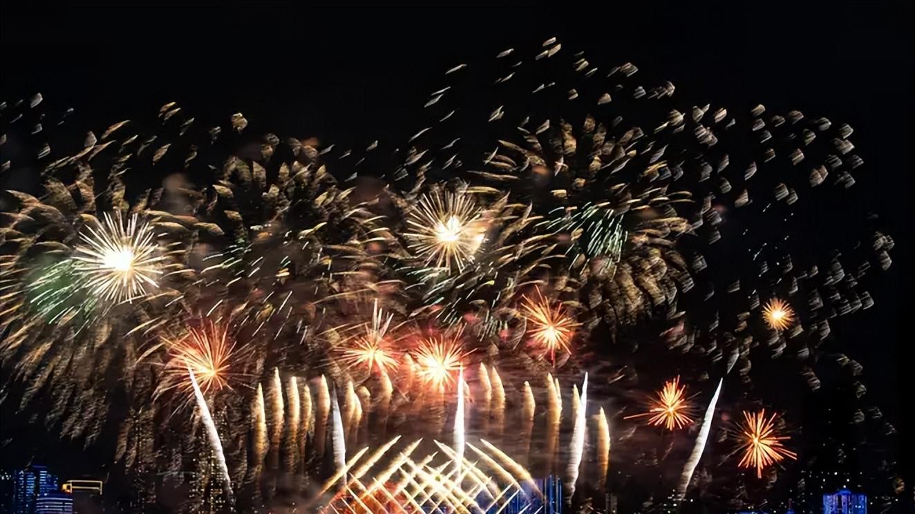 昨晚，武汉烧了多少钱？答案在全城朋友圈里！