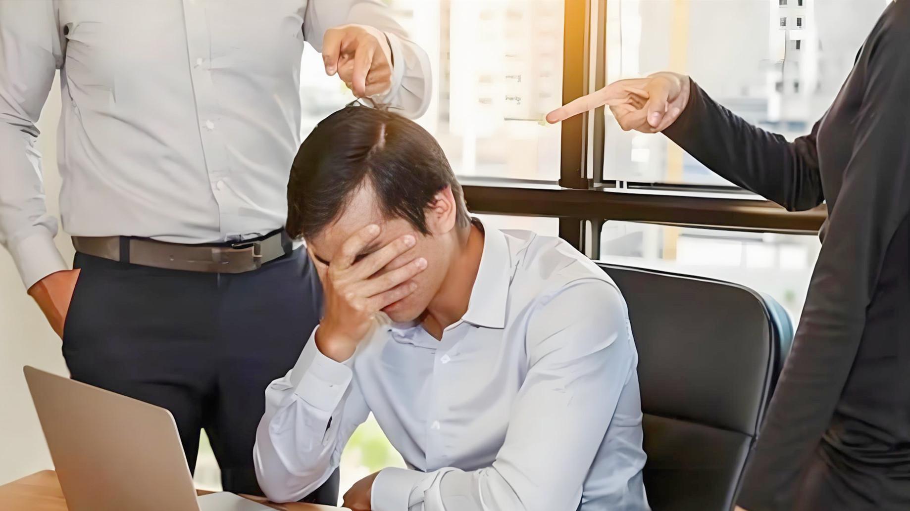 被人欺负时，是忍耐还是硬刚？学学职场斗争高手的做法