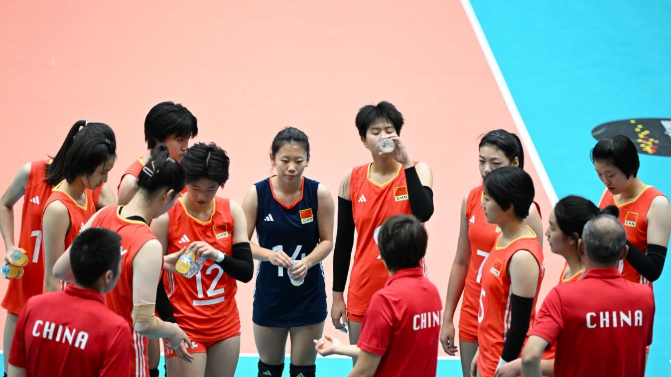 U16女排亚锦赛开门红！两副攻合砍40分险胜韩国，边攻偏软成隐患
