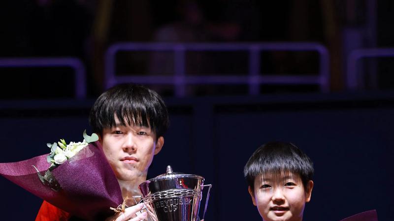 孙颖莎王楚钦受伤，更能体现樊振东陈梦的明智，王励勤该做出改变