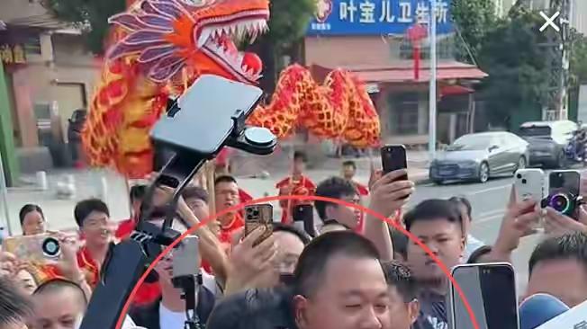守护私人时刻：在流量浪潮中留住情感本真