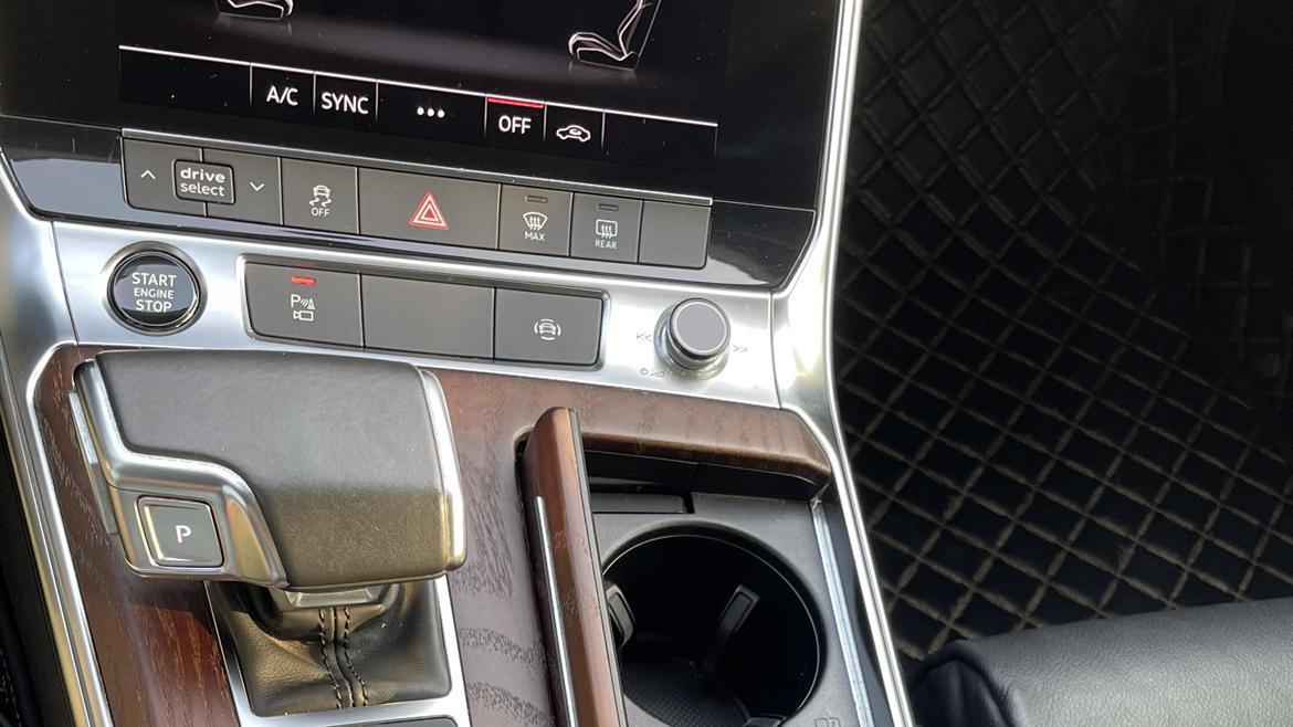 2021款奥迪A6L，开了不到一万公里，是“新鲜感”十足的选择？