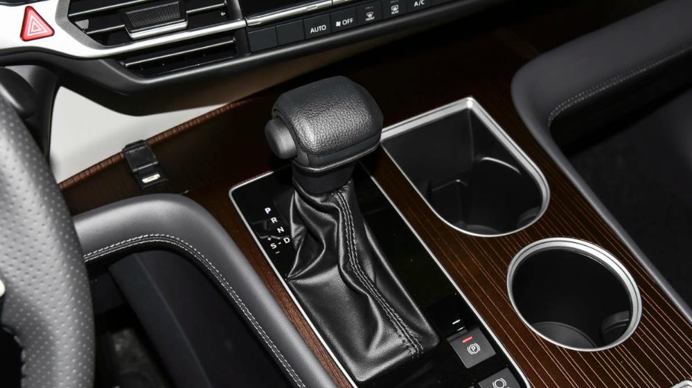 10款配置任你选，丰田赛那产品力均衡，准备入手家用MPV的看过来