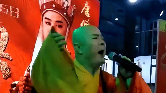 “最帅唐僧”徐少华，事业巅峰娶妻，37年风雨同舟，婚姻幸福美满