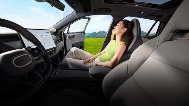 12月限时10.06万元起，领克06 Relive的年末购车机会来了