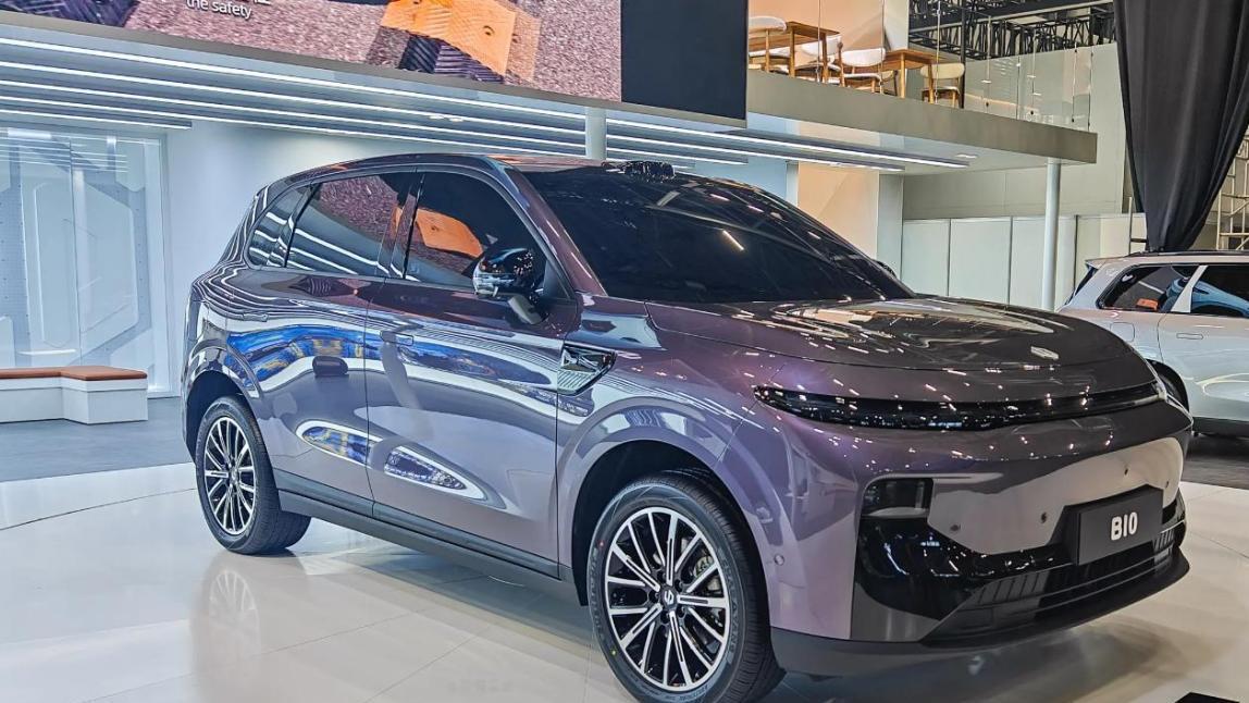 果然“不讲武德”，零跑B10起步9.98万，空间不小，续航挺强