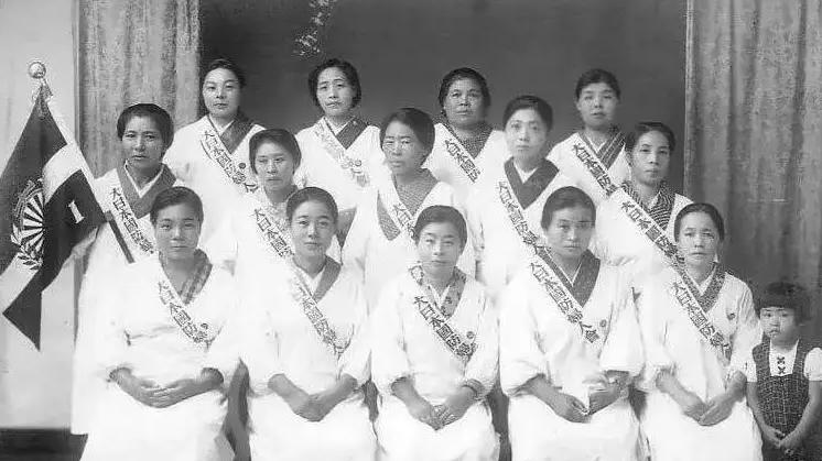 二战时期，日本女人到底有多“坏”？她们做的“恶”并不比男兵少