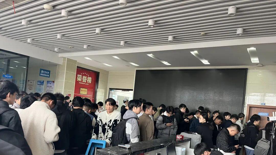 无人机悬停、航线飞行……探访湖南株洲中国民航CAAC无人机考试点考试现场，2025年10月26日