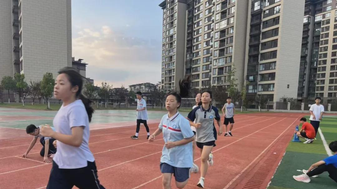 信阳市琵琶山学校：赛场驰骋展风采 团结拼搏创佳绩