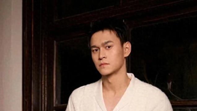 孙杨晒和妻子合影，并送上新年祝福，坦言将以最佳状态迎战全运会