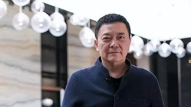 他曾与刘涛同床共枕4年，如今年过六旬依旧未娶，刘涛坦言很愧疚