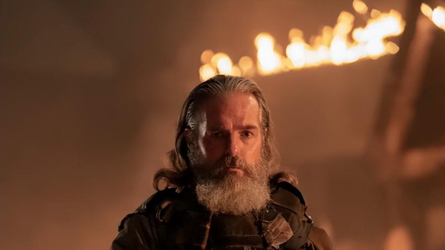 感染者遍布的末日，大叔与少女相依为命，每一步都生死未卜