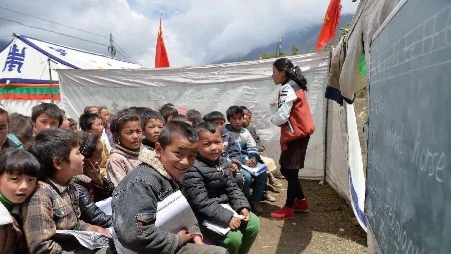 一场大火彻底烧醒美国民众，也见识到了什么叫中国速度