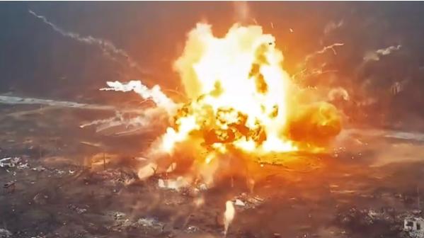 刷新子母弹杀伤纪录，俄军导弹开天眼：地面躺满30名北约教官尸体