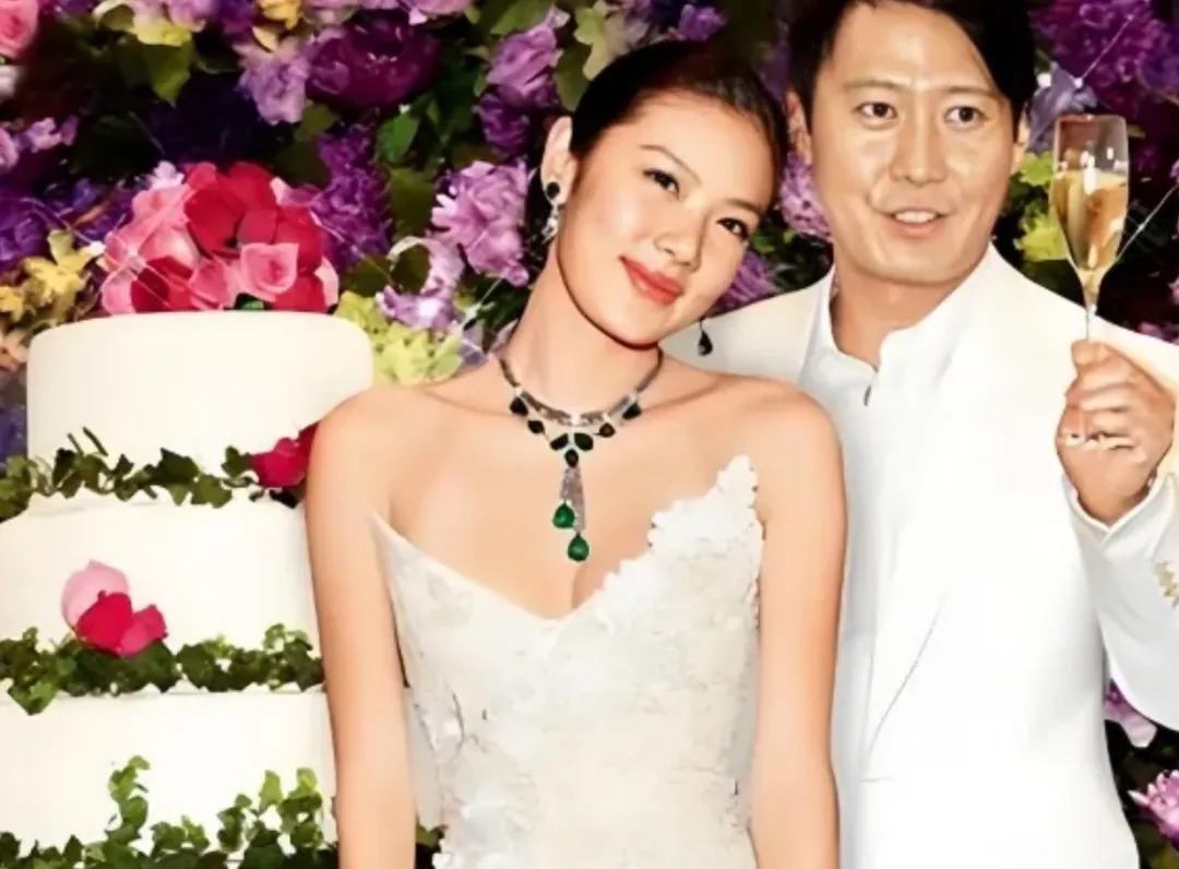 44 岁乐基儿：嫁破产老头不与黎明白头，后悔否