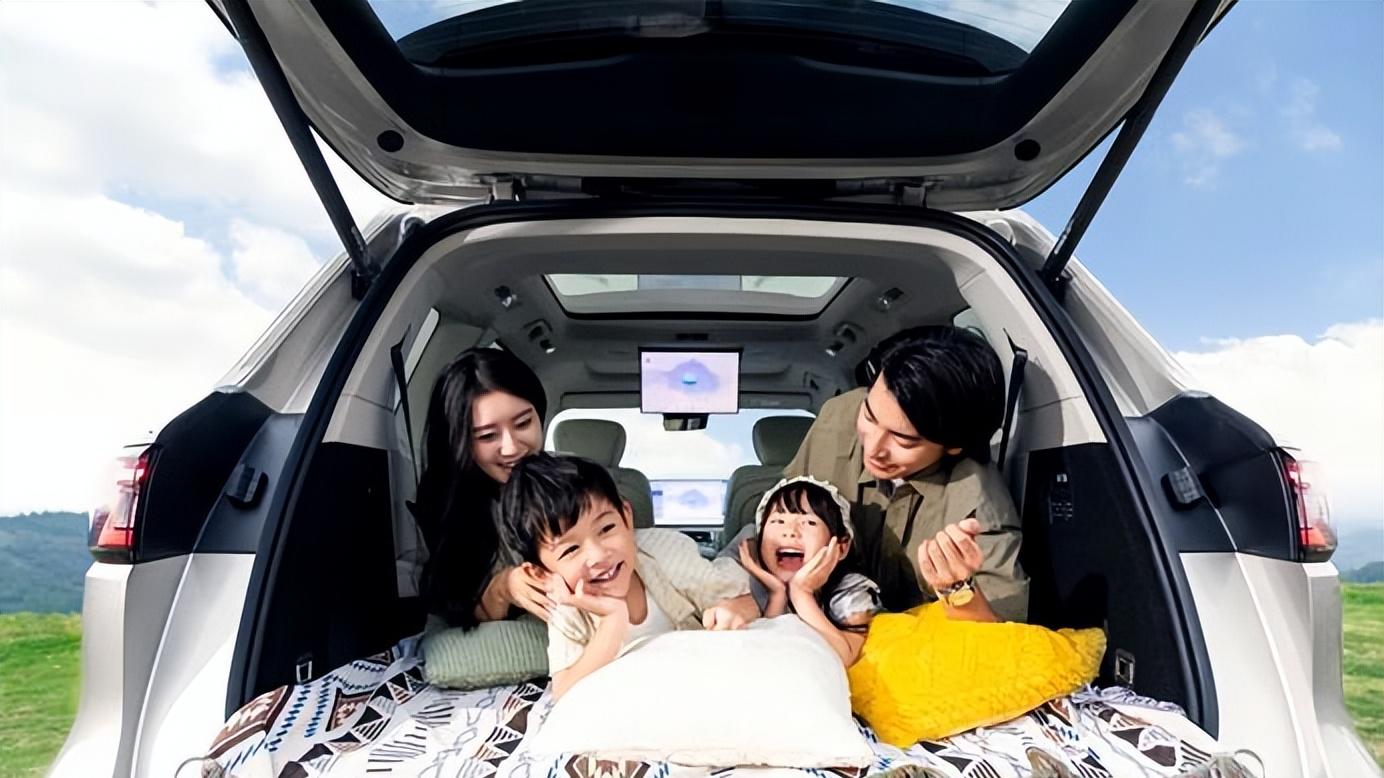 AI体系造AI汽车！限时17.38万起，吉利银河M9上市，开启AI出行新时代