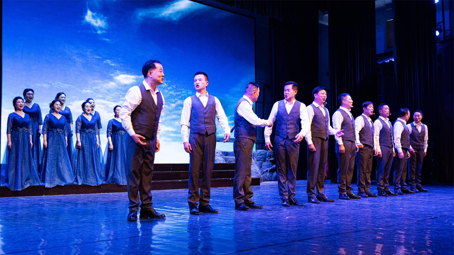 重庆万州三峡合唱艺术团二十周年庆典专场演出璀璨落幕