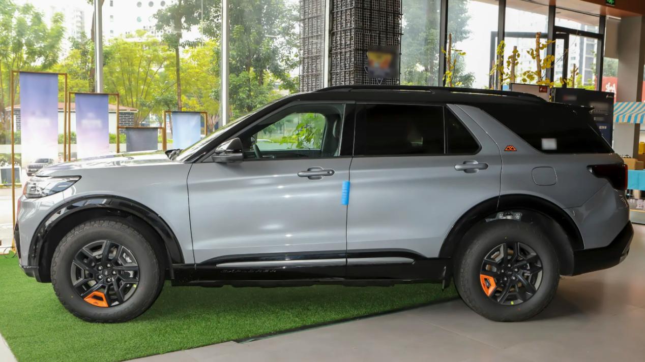 舒适又能野，全新福特探险者昆仑穿越版戳中我的需求