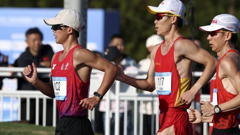 “入行”两年半站上领奖台 18岁小伙创全运会奇迹