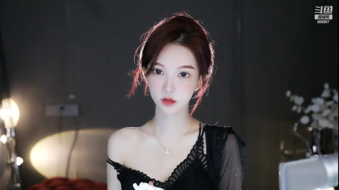 斗鱼主播南妹儿吐槽观众：有的人50块就像当大哥