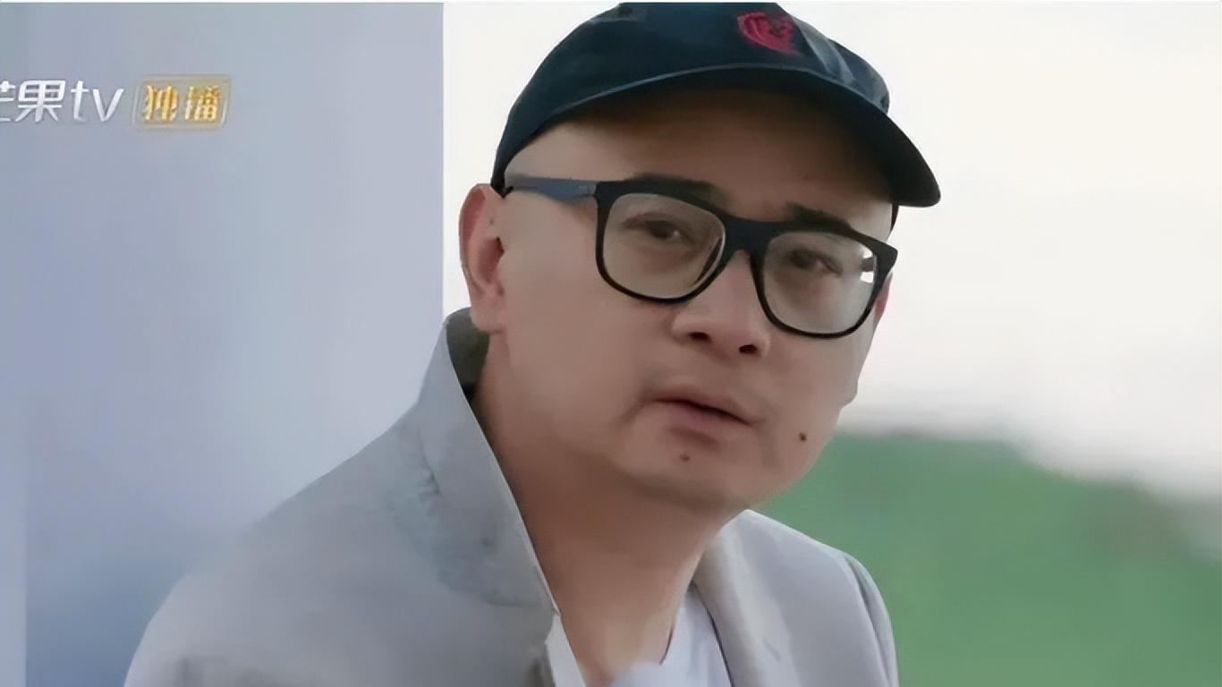 39岁傅首尔离婚一年，痛哭‘悔不当初’，前夫老刘逆袭成顶流