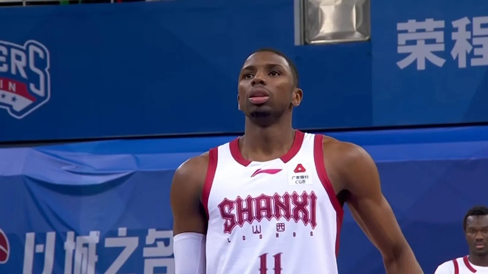 张宁伤停！半场诺威尔15分詹姆斯13分