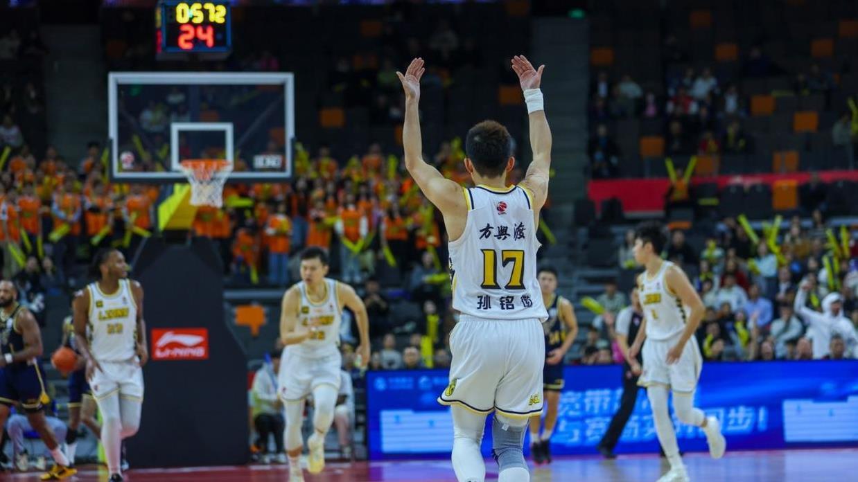 广厦提前锁季后赛名额，辽宁积分落后难追赶，各队争冠怎么打？