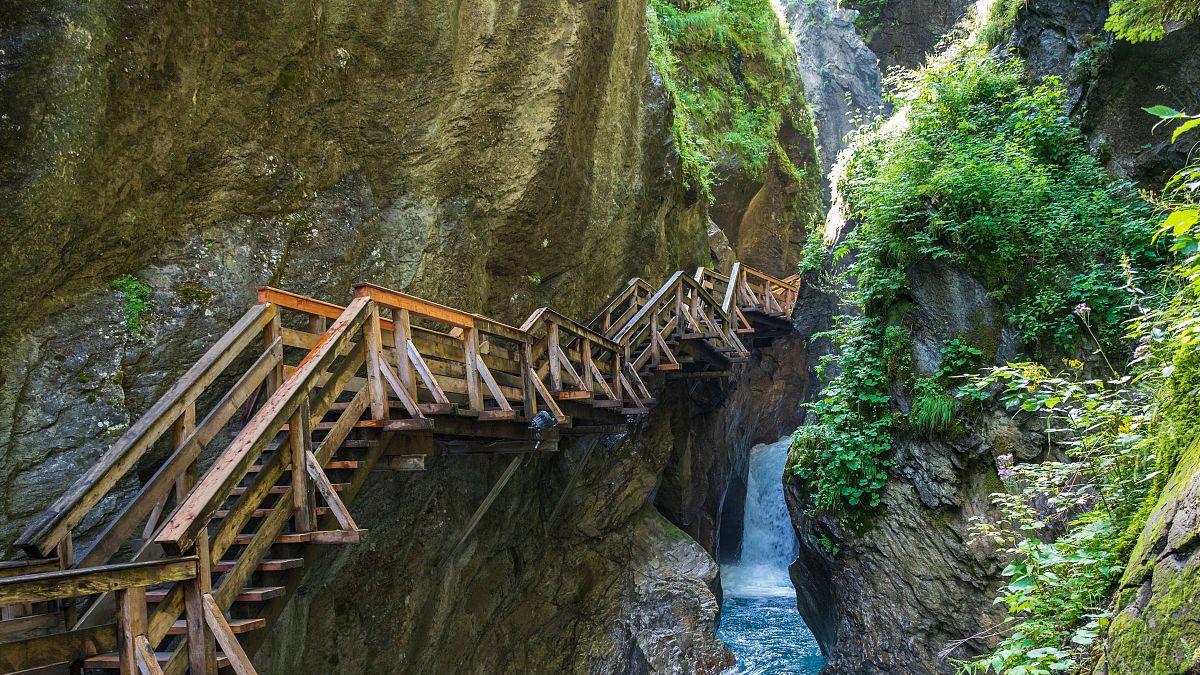 山西太行大峡谷旅游攻略及综合服务旅行社推荐榜：探“太行秘境”，解码山水、地质与乡愁的“林州样本”