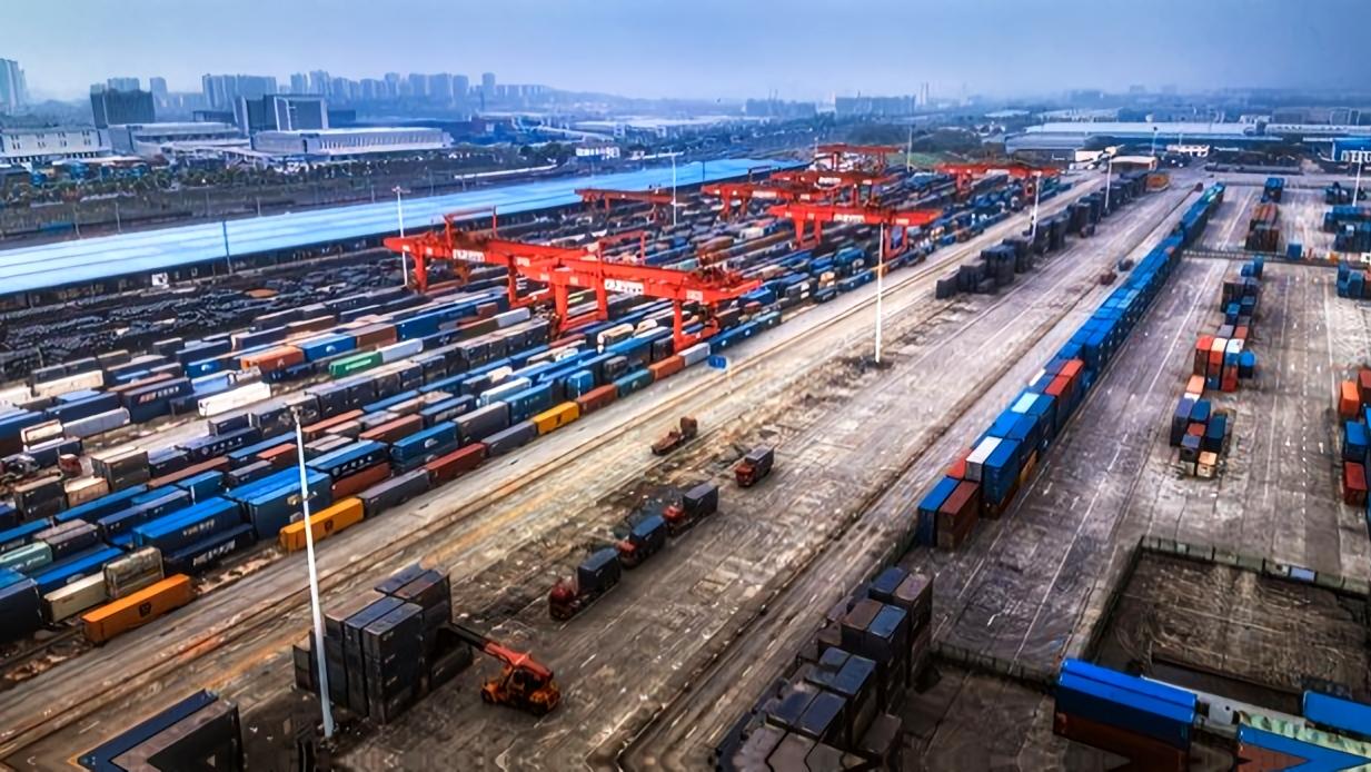 中欧班列停摆 11 天后，波兰重开 “欧洲东大门”，85% 货运通道恢复